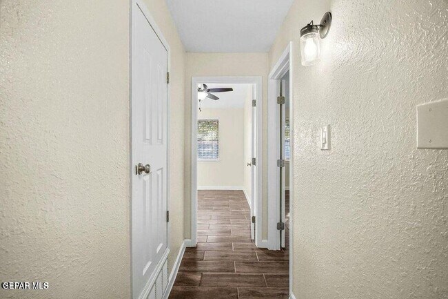 Building Photo - 5944 Bridalveil Dr