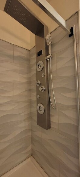 Building Photo - 604 Via Pavon