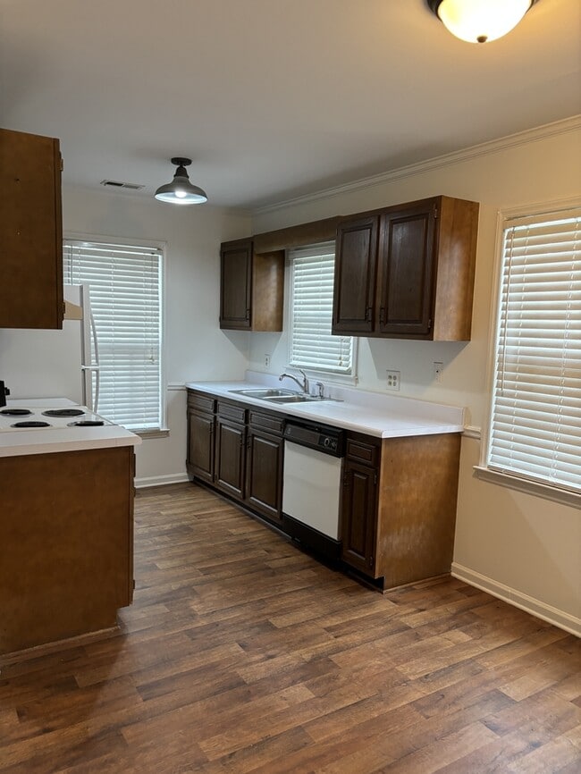 Building Photo - 406 W Harnett St