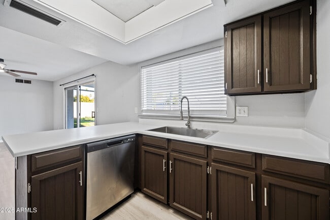 Building Photo - 3409 E Campo Bello Dr