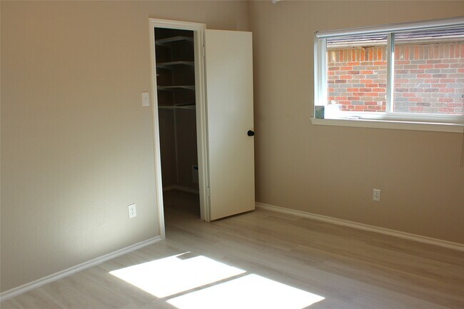 Building Photo - 1210 Three Forks Dr