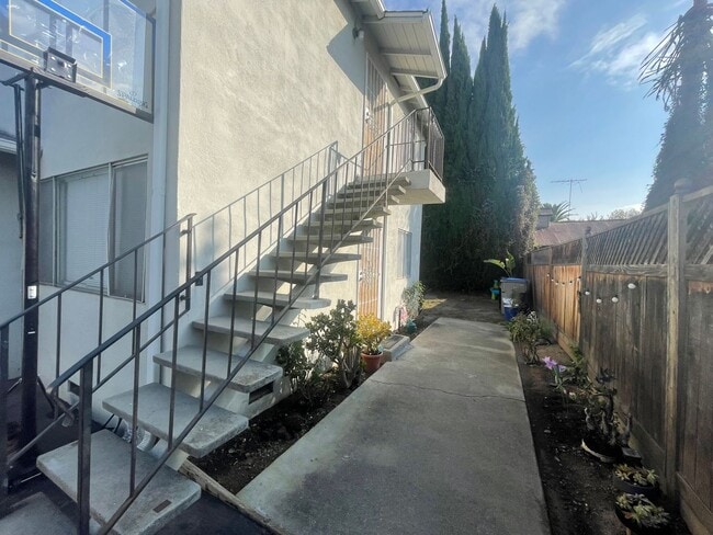 Building Photo - $2995 - Cozy 2/1 in the heart of Downtown San Jose