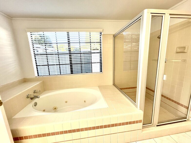 Building Photo - 107 S Lucia Ave