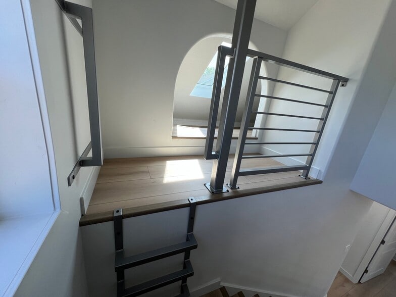 Building Photo - 290 N 600 E