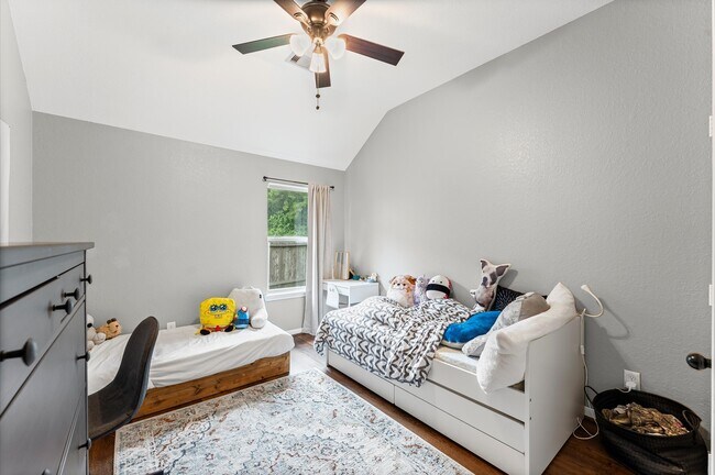 Building Photo - 115 Cobblestone Ct