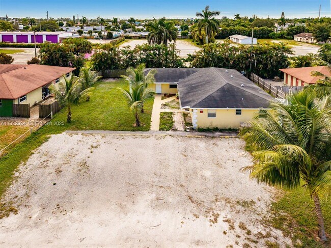 Building Photo - 4610 Hairland Dr