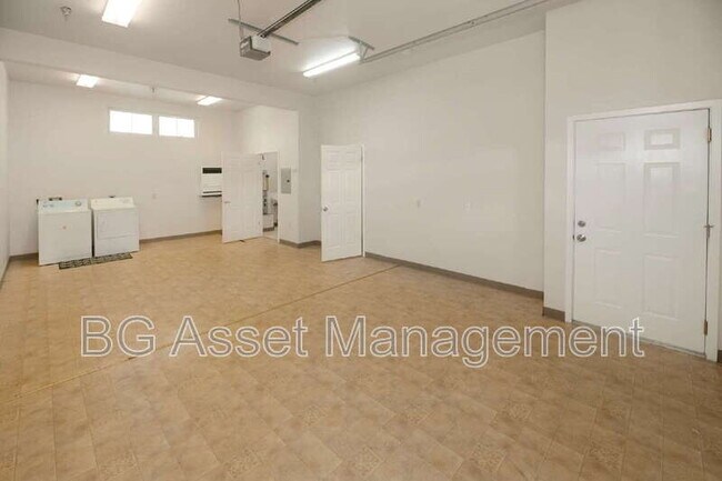 Building Photo - 701 San Pablo Ave