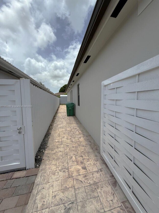 Building Photo - 13631 SW 272nd Terrace