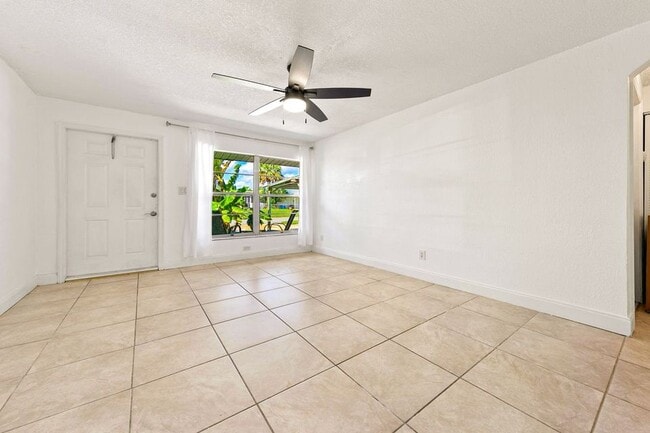 Building Photo - 2393 Victor Rd