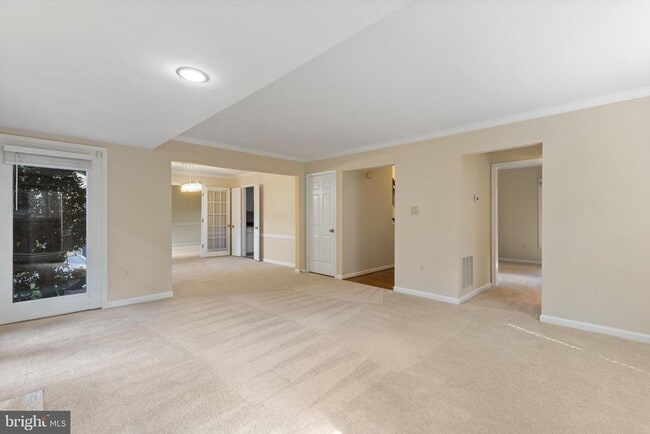 Building Photo - 208 Bristol Downs Dr