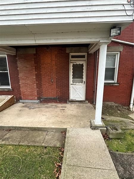 Building Photo - 208 E College St