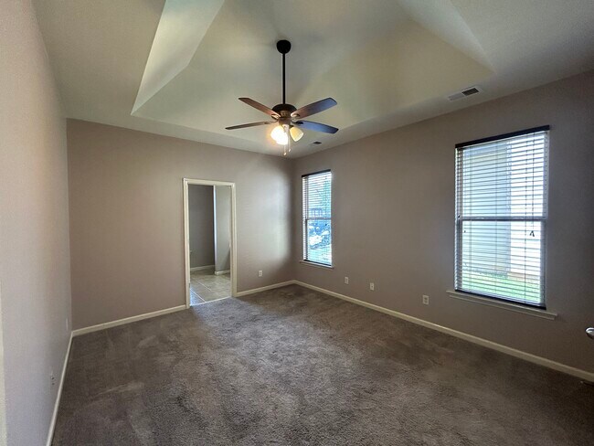 Building Photo - 1108 Washington Dr
