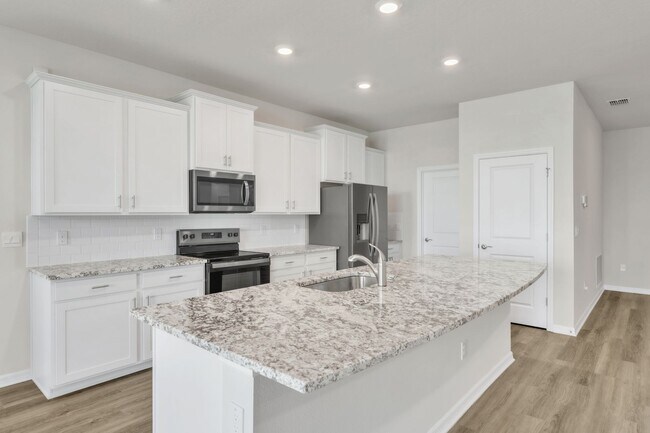 Building Photo - 3 Bedroom Villa - Star Farms