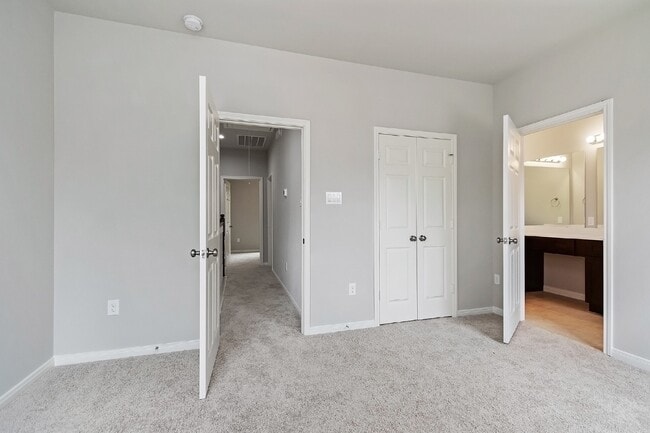 Building Photo - 1043 Marcolin St