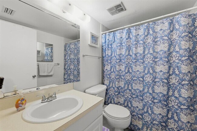 Building Photo - 12760 Indian Rocks Rd