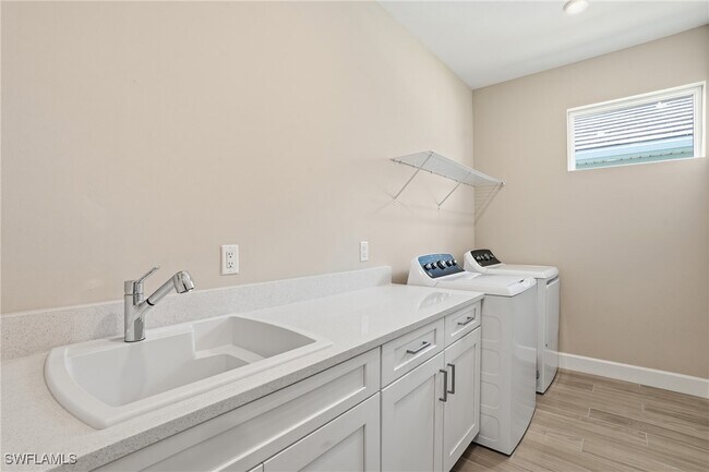 Building Photo - 11964 Molto Dr