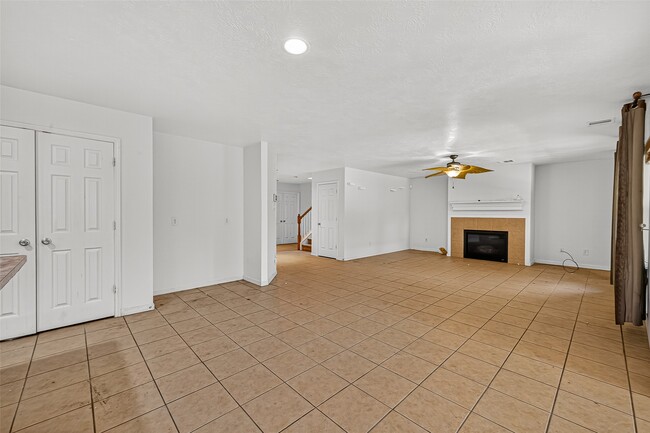 Building Photo - 16547 Lanesborough Dr