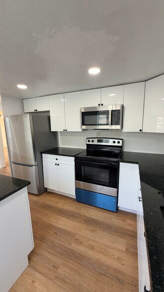 Building Photo - 414 Phippen Waiters Rd