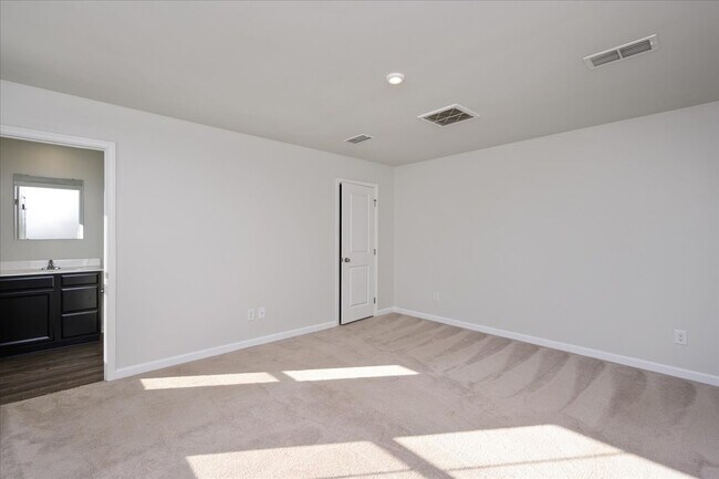 Building Photo - 105 Highcreek Dr