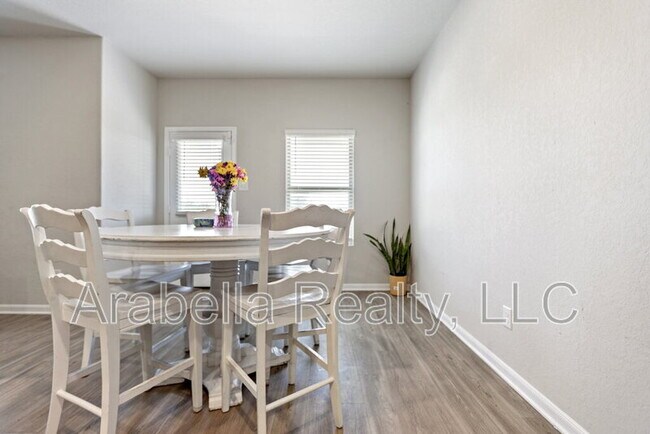 Building Photo - 7002 Flint Cyn