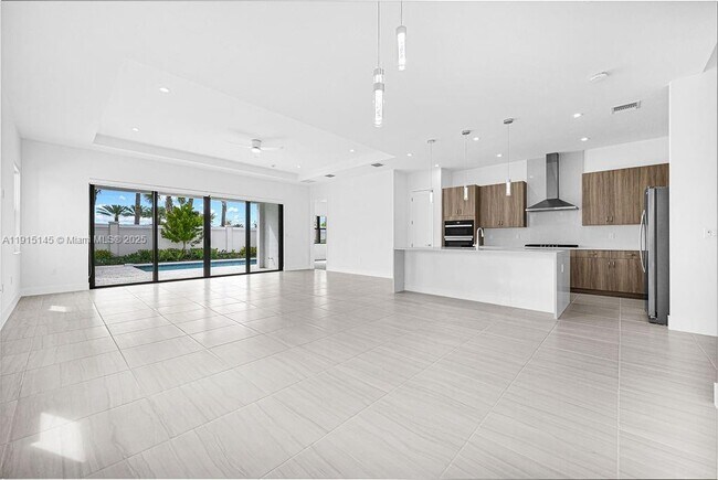 Building Photo - 12413 Solana Bay Cir