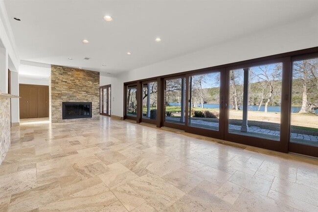 Building Photo - 10810 River Terrace Cir