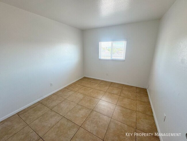 Building Photo - 1656 Stevens St