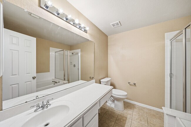 Building Photo - 2010 Hanover Springs Ln