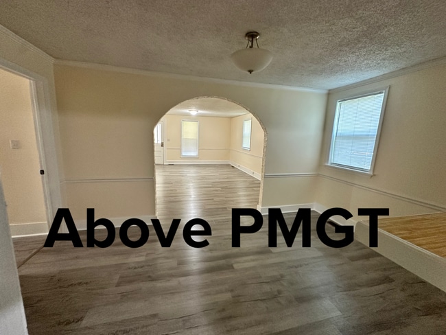 Building Photo - 3 bed, 2 bath remodeled home