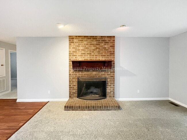 Building Photo - 1216 Athens Dr