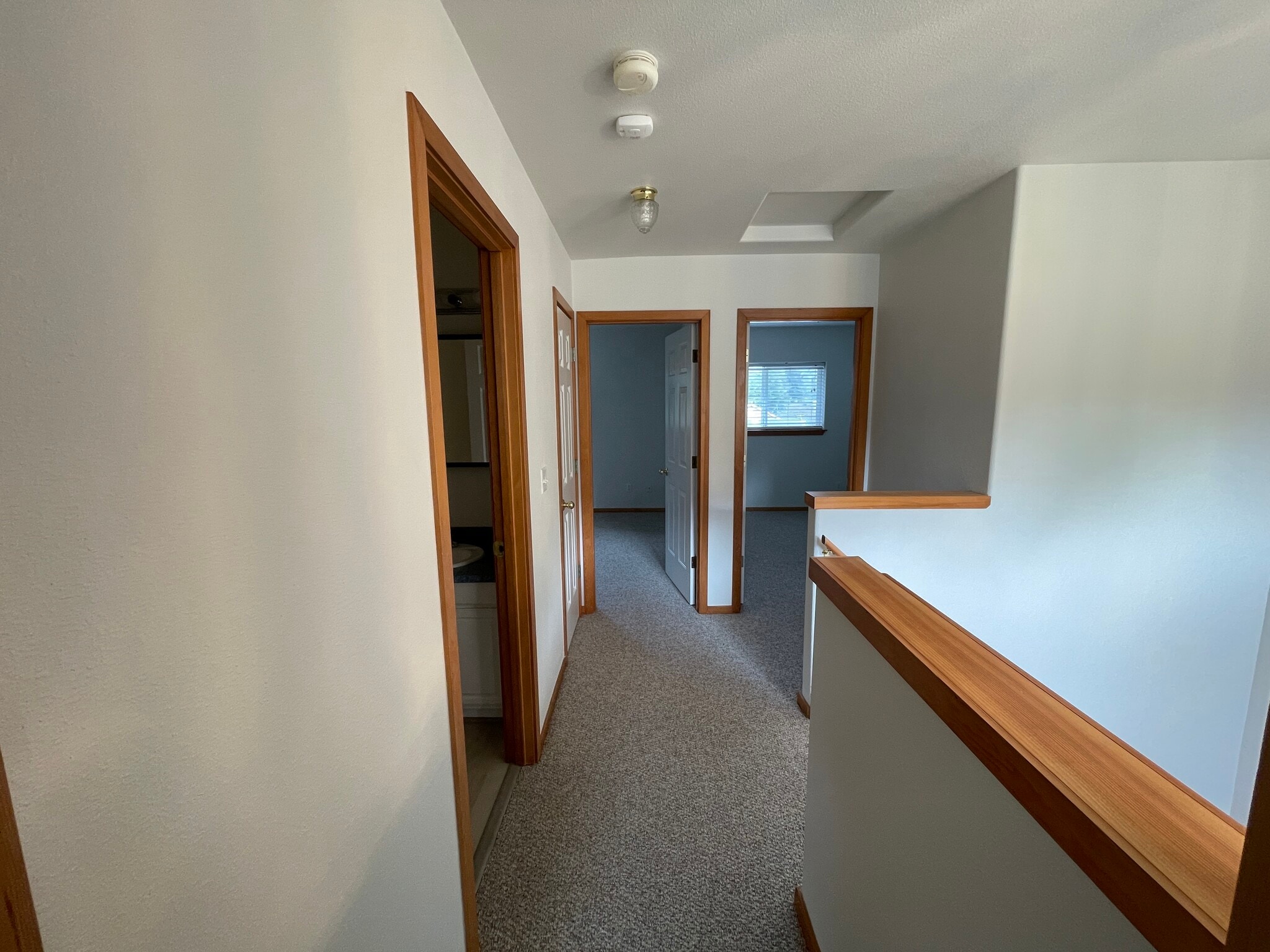 Building Photo - 1301 Nehalem Ave