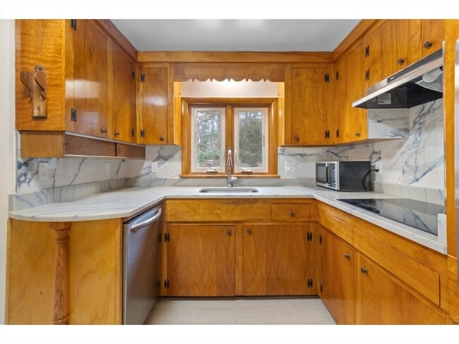 Building Photo - 32 Rathbun Rd