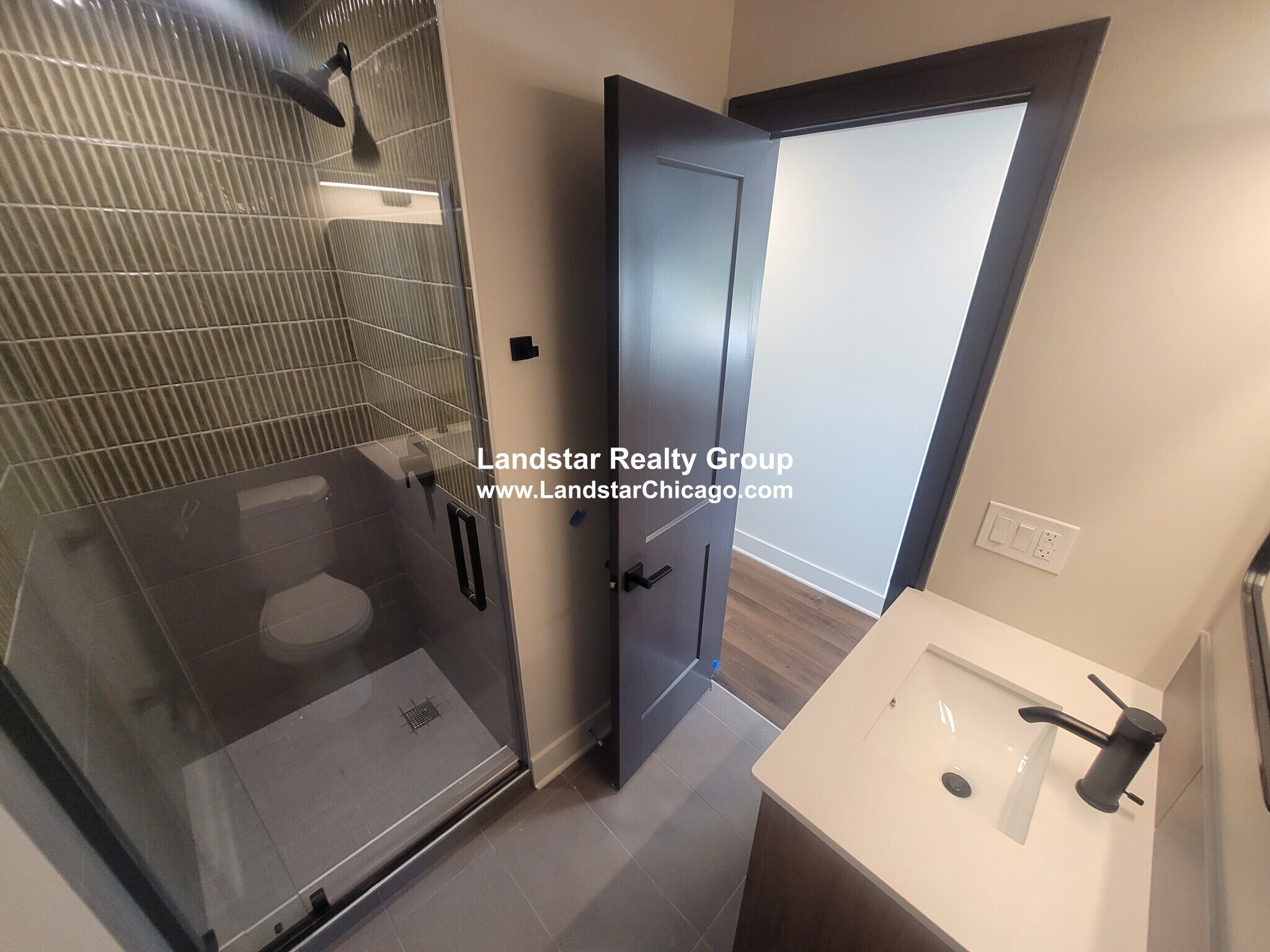 Building Photo - 1241 Chicago Ave