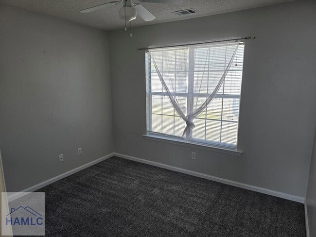 Building Photo - 22 Avocet Way