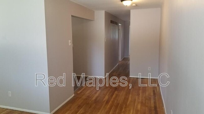 Building Photo - 4050 Esseldale Dr