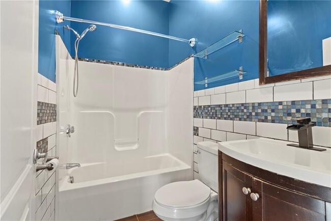 Building Photo - 102 Dixon St