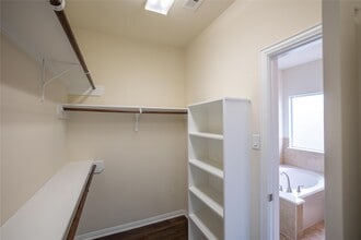 Building Photo - 24415 Hikers Bend Dr