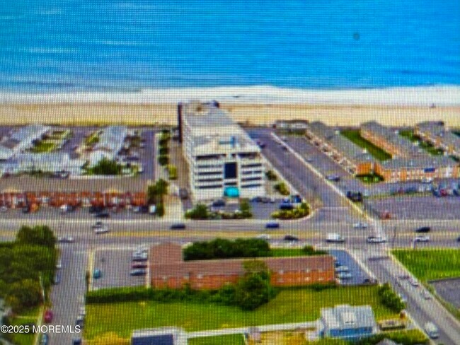 Building Photo - 548 Ocean Blvd