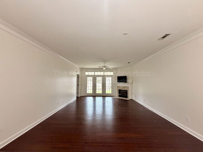 Building Photo - 3190 Waterfront Dr