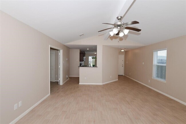 Building Photo - 1001 Strawberry Ridge Dr