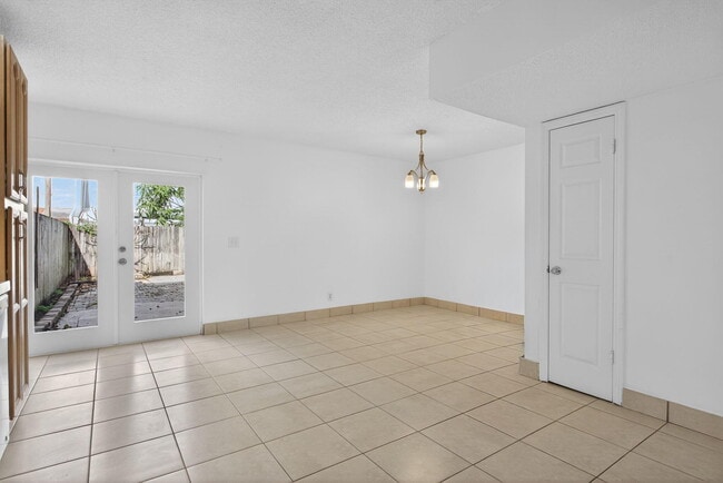 Building Photo - 7599 NW 73rd Terrace