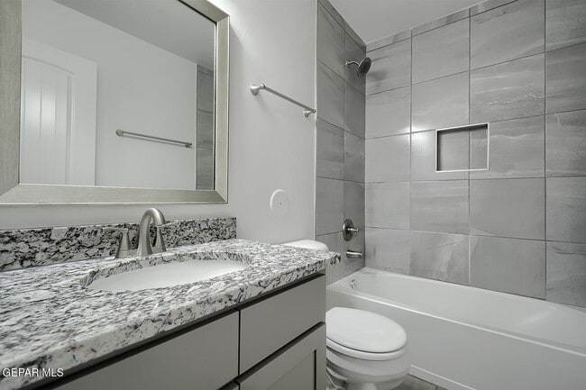 Building Photo - 840 Paseo Dulce Ave