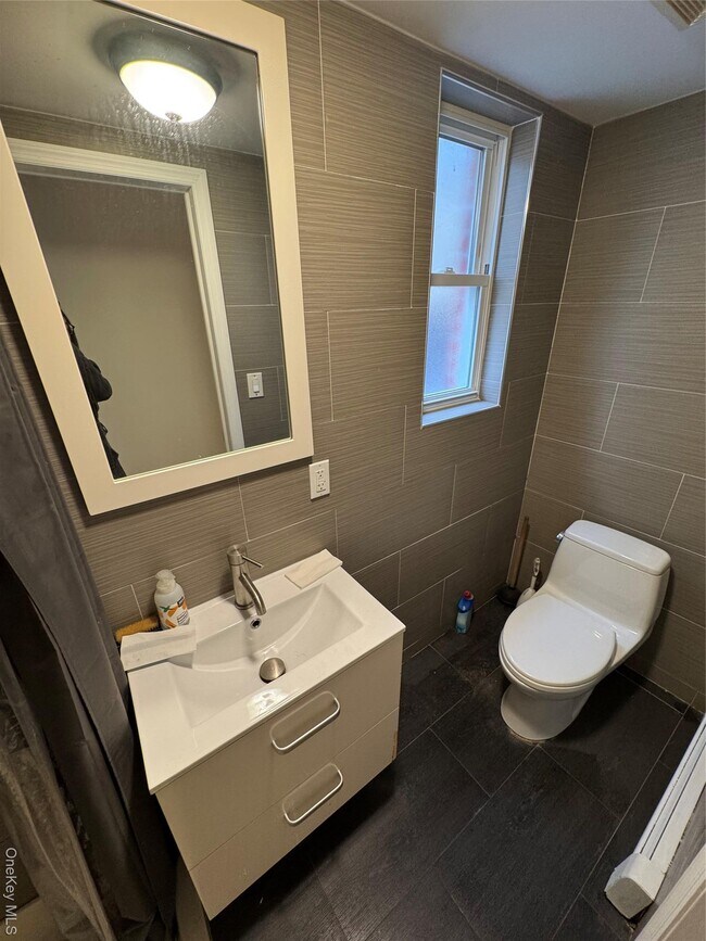 Building Photo - 9-14 College Point Blvd