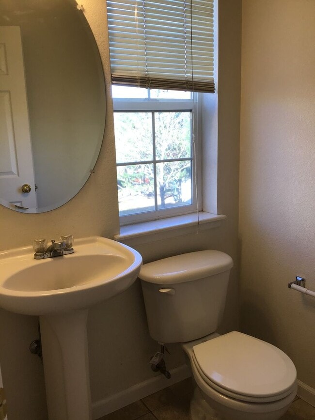 Building Photo - Townhome for rent near Red Hawk golf cours...