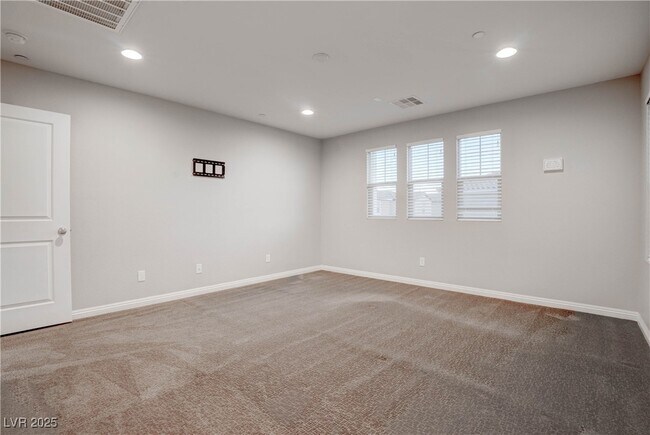 Building Photo - 3108 Zara Ave