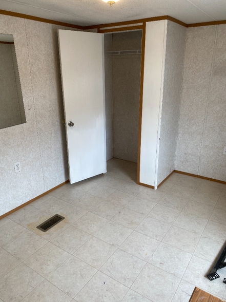 Building Photo - 7256 Opportunity Dr