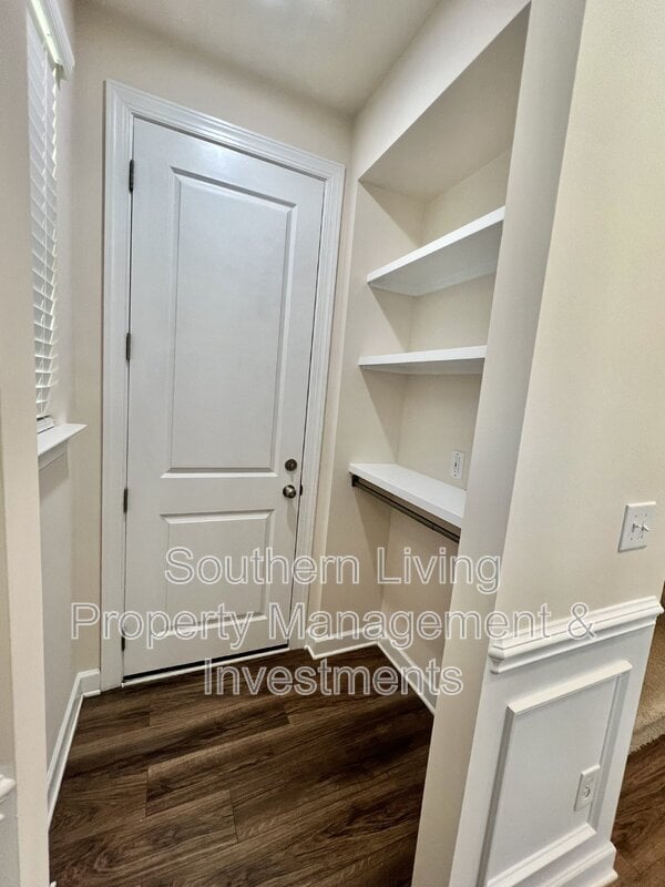 Building Photo - 5706 Lachlan Hill Ln