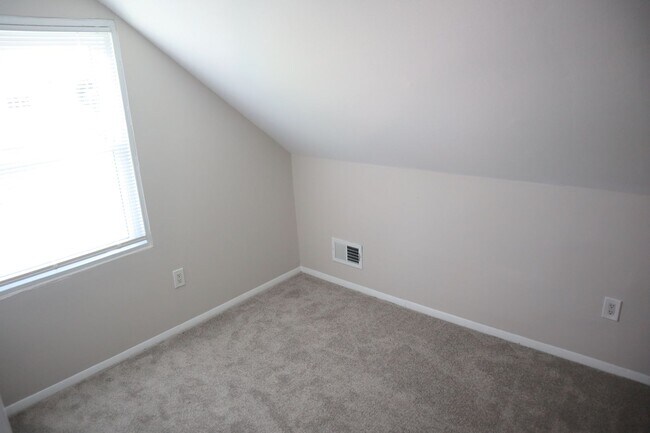 Building Photo - Lovely Single Family Home in Rockville