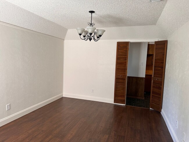 Building Photo - 3 Bedroom 2 Bath 2 Car Garage in Arlington - Excellent Location