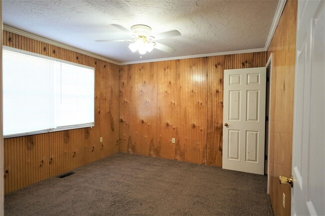 Building Photo - 4 Bed 2 Bath Home in Martin, TN *Remodeled* Fresh Paint & Flooring!